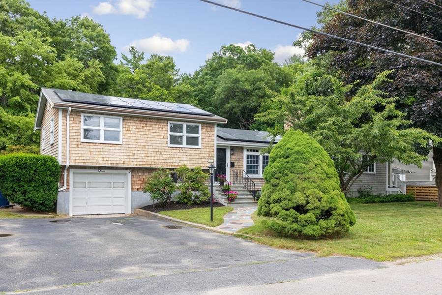 7 Hampshire Ave, Sharon, MA 02067