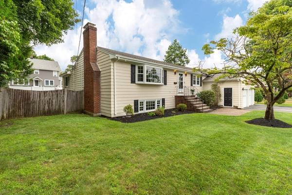 26 Victoria Avenue, Reading, MA 01867