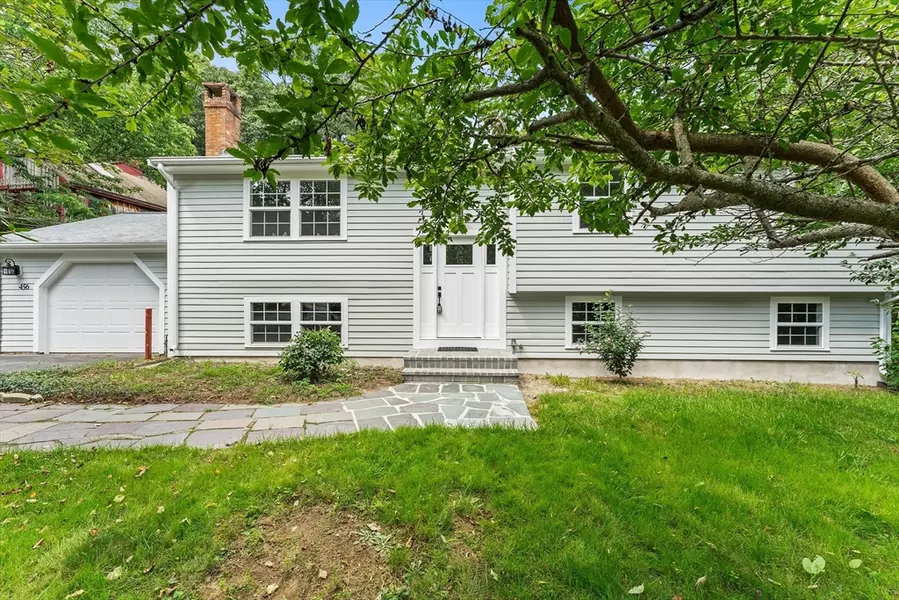 456 Parsonage St, Marshfield, MA 02050