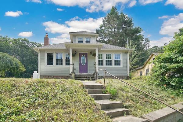 22 Manchonis Rd, Wilbraham, MA 01095