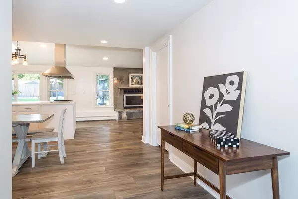 Natick, MA 01760,19 Greenleaf Rd