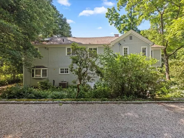 Duxbury, MA 02332,1112 Tremont St