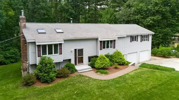 12 David Dr, Hudson, NH 03051