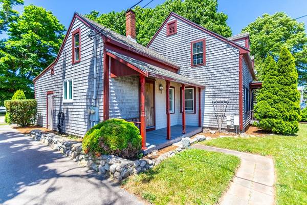 122-124 Teaticket Hwy, Falmouth, MA 02536