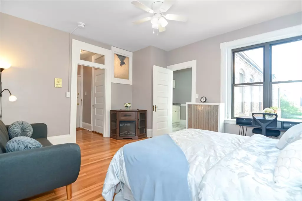 Boston, MA 02215,1091 Boylston St #58