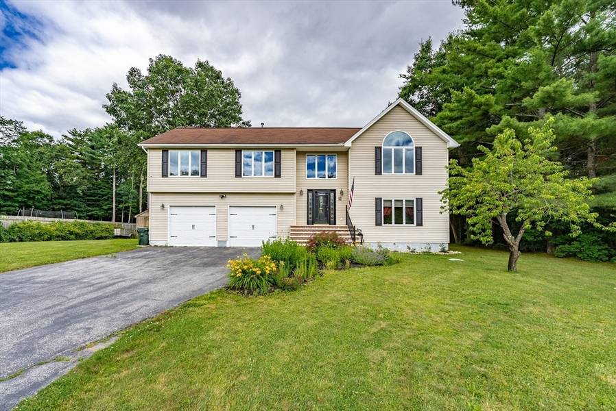 6 Danielle Dr, Palmer, MA 01069