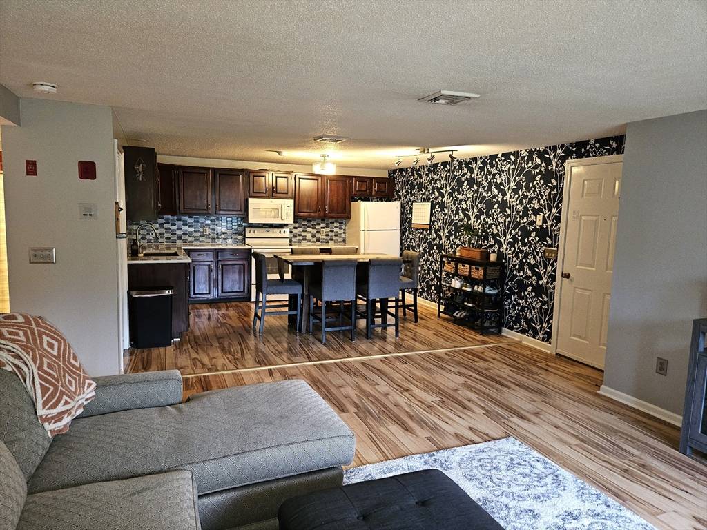 78 Saint Joseph St #9, Woonsocket, RI 02895