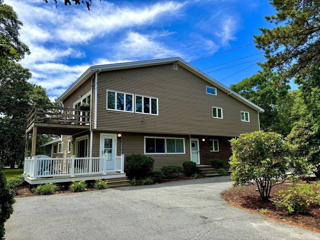 Falmouth, MA 02536,531 Menauhant