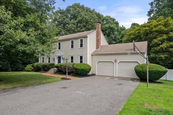 5 Gaskill Cir,  Hopedale,  MA 01747