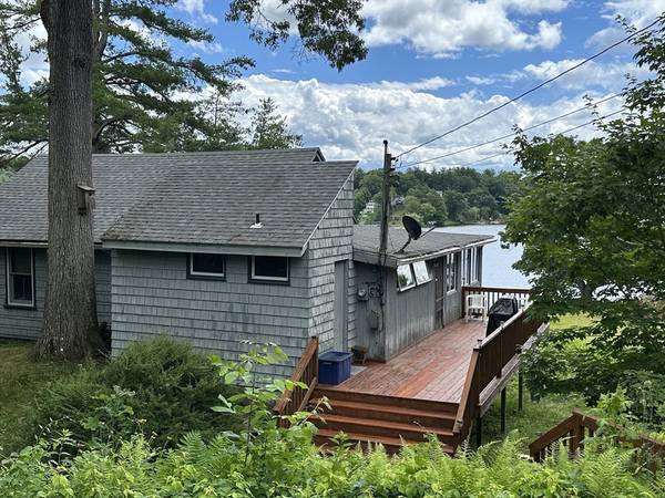 23 Nipmuck Rd, West Brookfield, MA 01585