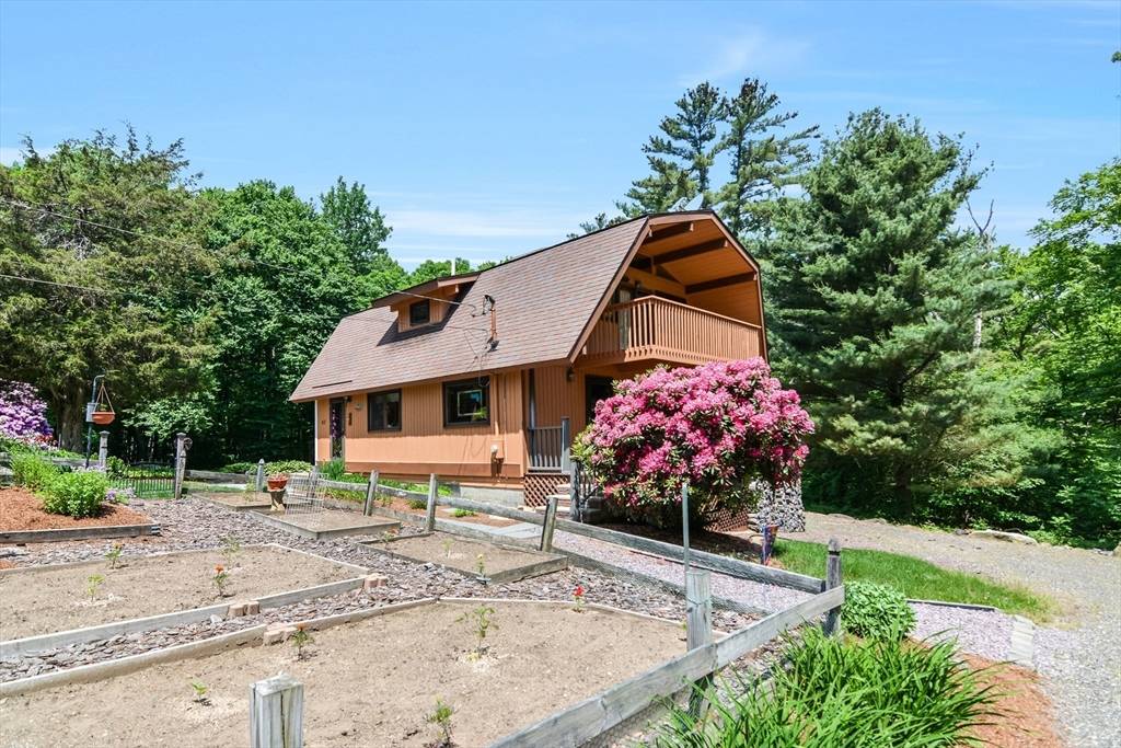 40 Richardson Rd, West Brookfield, MA 01585