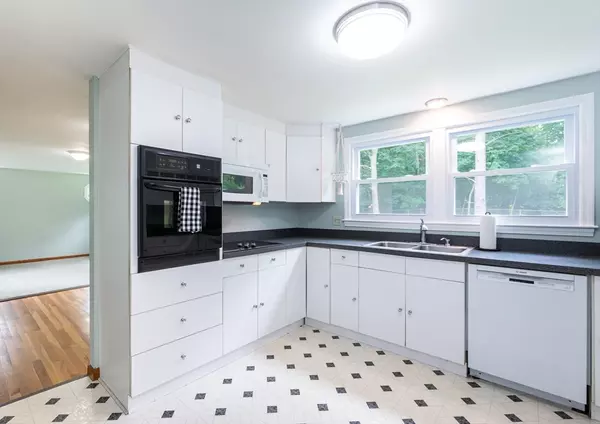 Nashua, NH 03060,13 Massachusetts Dr