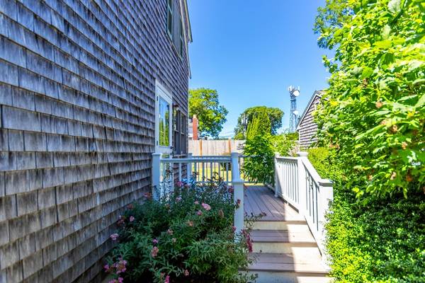 Falmouth, MA 02540,26 Shore St #2