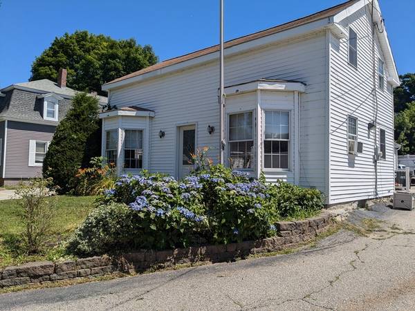 6 Slater Street, Webster, MA 01570