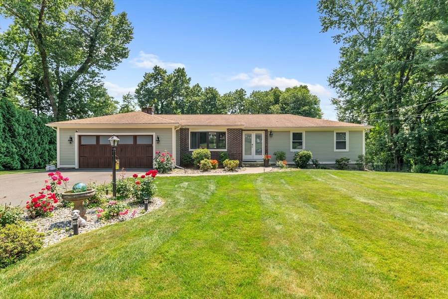 21 Hillcrest Ln, Ludlow, MA 01056