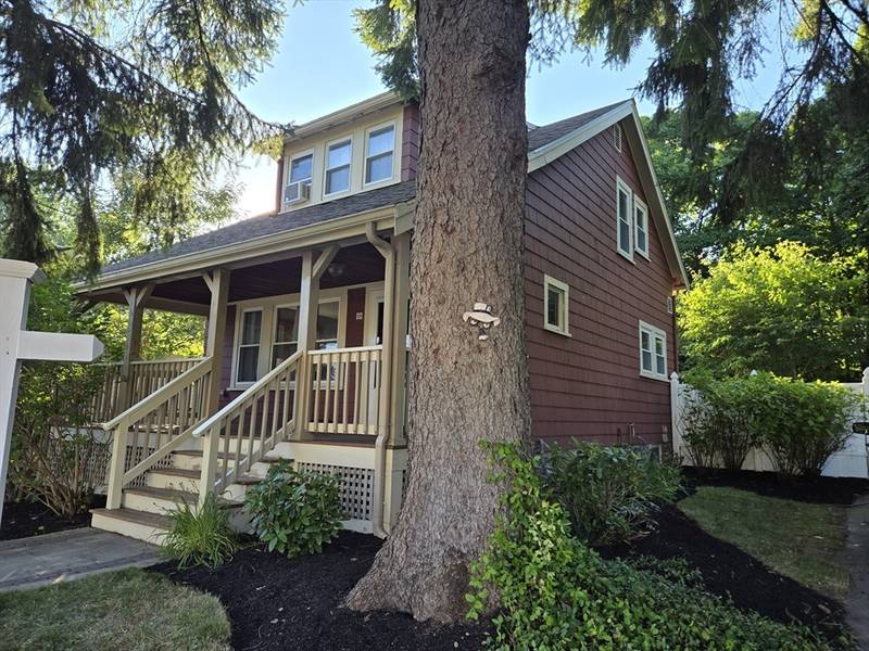 25 Avalon St, Stoughton, MA 02072