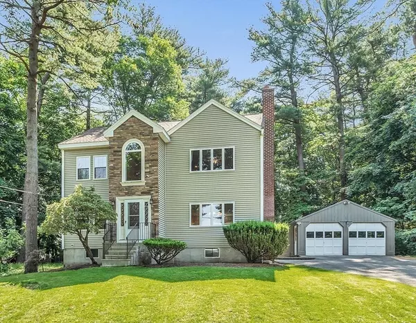 54 Ledge Road, Lynnfield, MA 01940