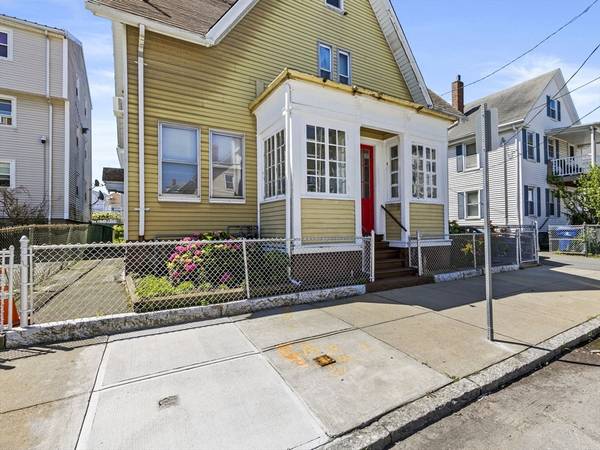 22 Jouvette St, New Bedford, MA 02744