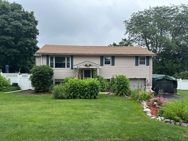 18 Kennedy Dr, Dudley, MA 01571