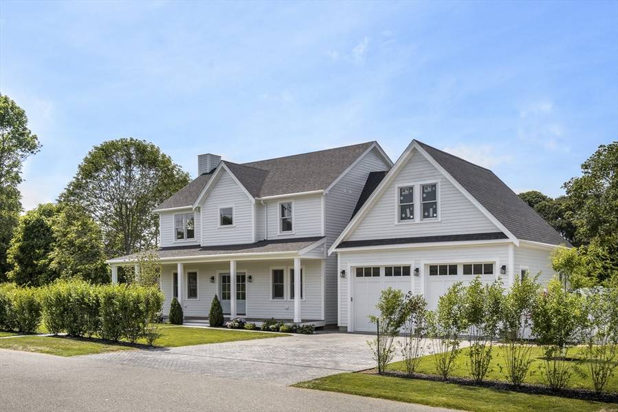 30 Franklin Ave, Oak Bluffs, MA 02557