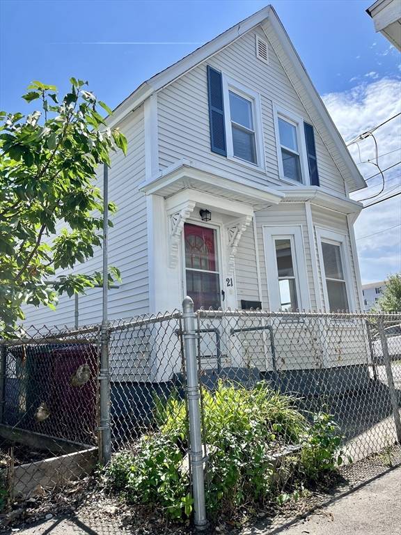 21 Sawtelle Pl, Lowell, MA 01851