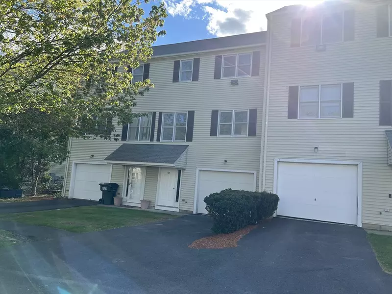 32 Towle Dr #32, Holden, MA 01520