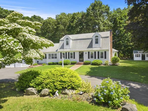 27 Stockbridge Rd, Hanover, MA 02339