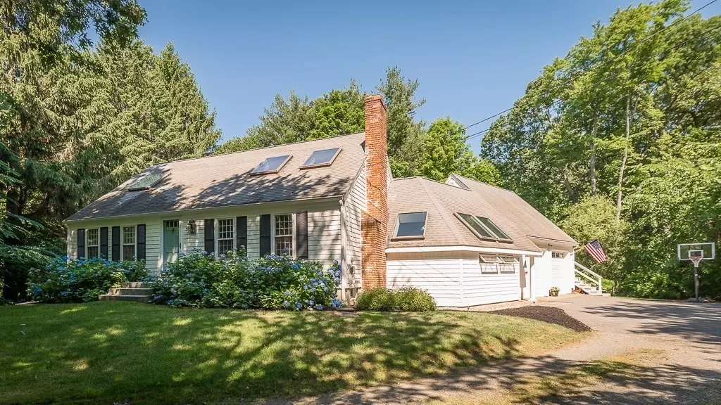 44 Walnut Road, Hamilton, MA 01982