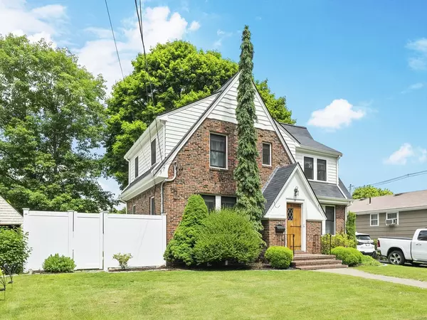 Lynnfield, MA 01940,9 Lynnbrook Rd