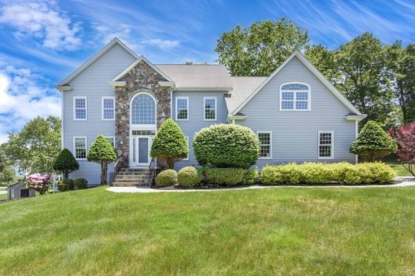 18 Hayden Lane, Franklin, MA 02038