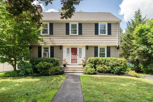 11 Sunny Knoll Ave, Lexington, MA 02421