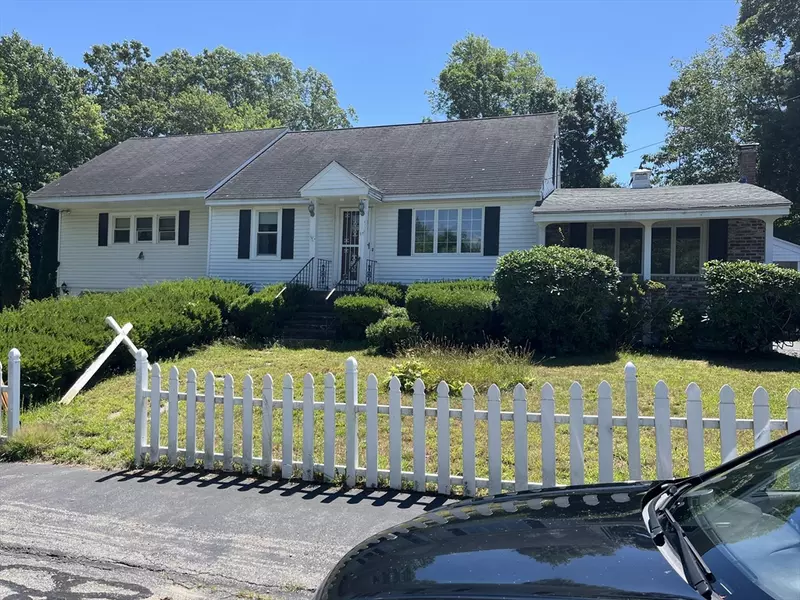 57 Oak Terrace, Dracut, MA 01826