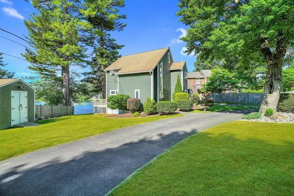 Lynnfield, MA 01940,342 Pillings Pond Rd