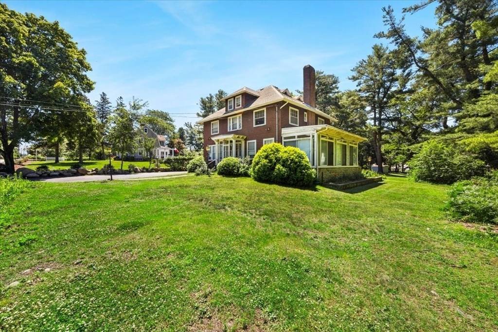 Weymouth, MA 02190,208 Columbian St