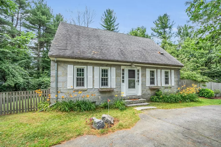 72 Tyngsboro Rd, Westford, MA 01886