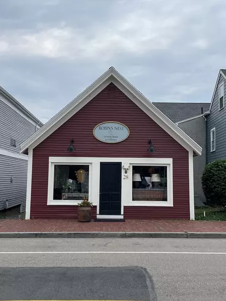 28 North Street, Hingham, MA 02043