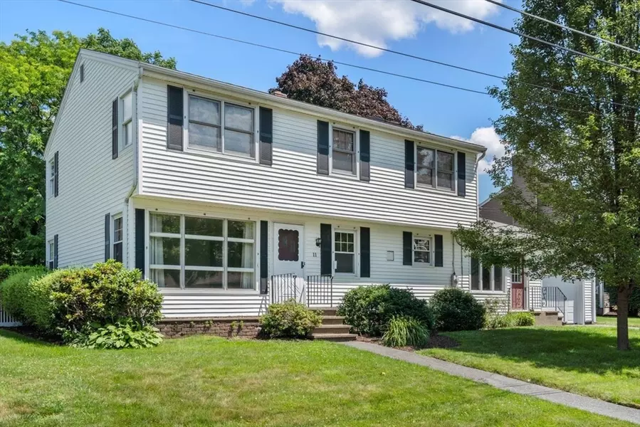 11 Gloucester Rd, Grafton, MA 01536