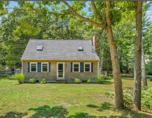 125 Saint Marks Rd, Falmouth, MA 02536