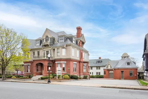 404 County, New Bedford, MA 02740