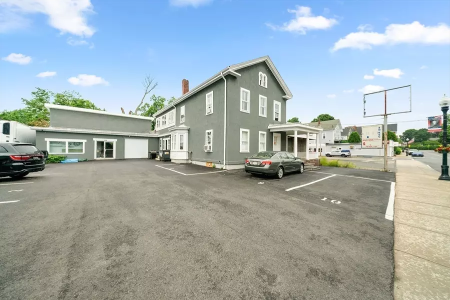 190 Center St, Middleboro, MA 02346