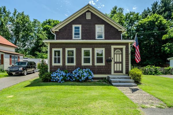 82 Ferry St, Easthampton, MA 01027