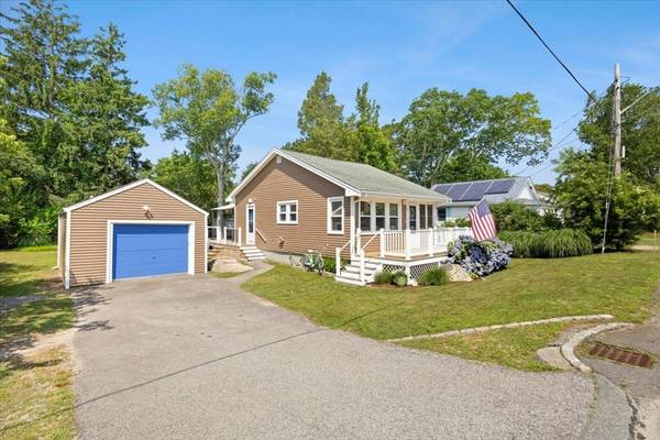 15 Buzzards Bay Ave, Bourne, MA 02532