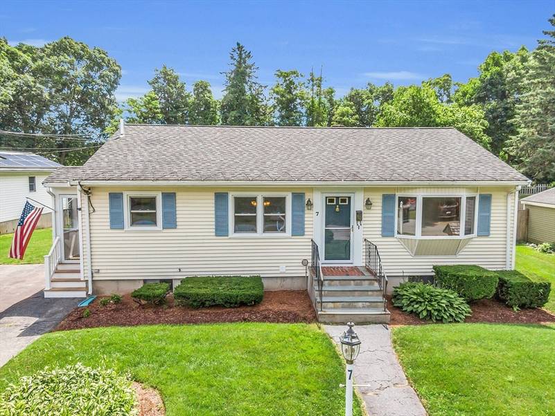 7 Chester Ave, Woburn, MA 01801