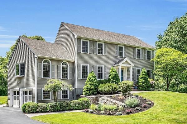 110 Fuller Rd, North Andover, MA 01845