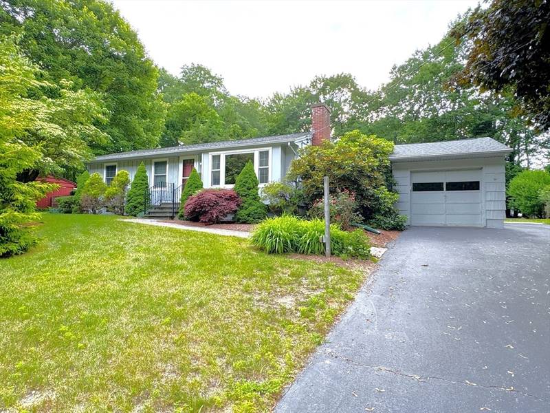 47 Valley Hill Dr, Holden, MA 01520