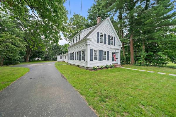 10 Bassett St, Foxboro, MA 02035