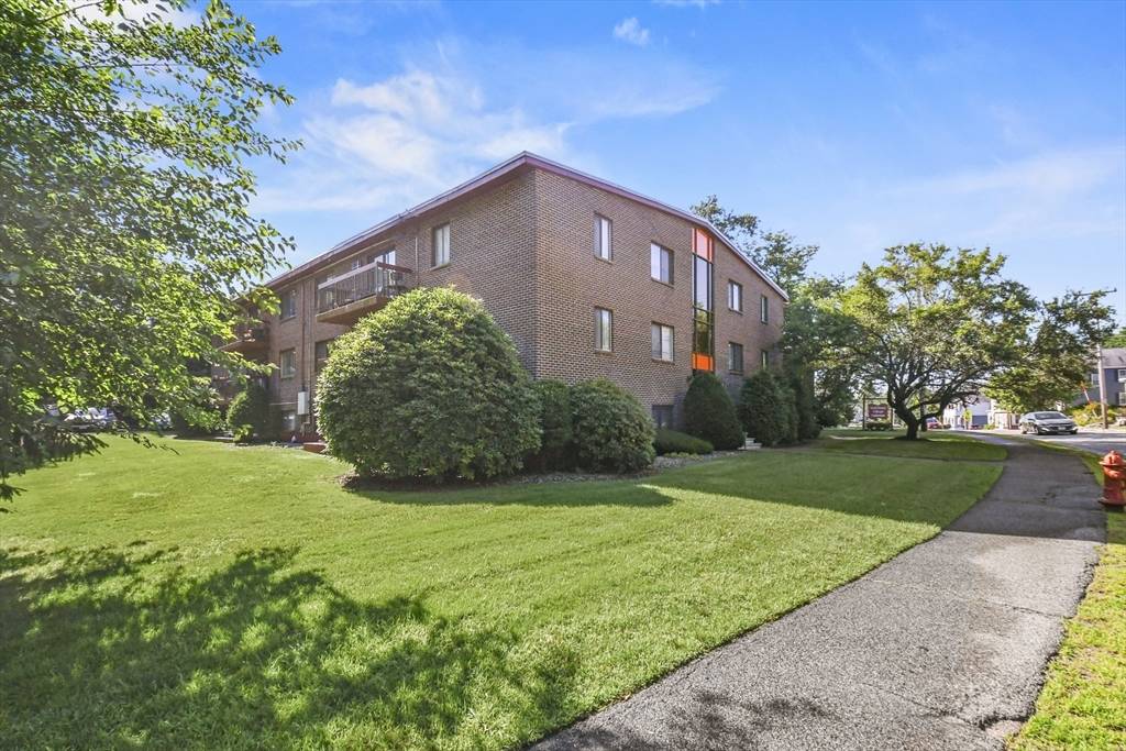 Woburn, MA 01801,1011 Main Street #15