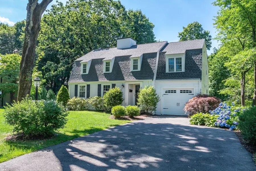 29 Brookfield Road, Wellesley, MA 02481