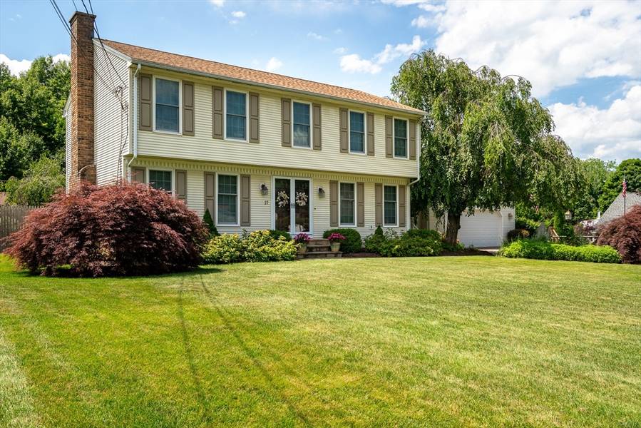 27 W Glen Drive, Westfield, MA 01085