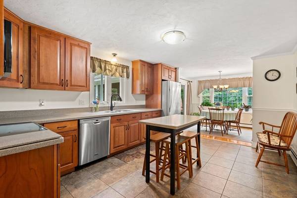 Uxbridge, MA 01569,23 Waucantuck